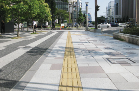 名古屋市　名古屋駅前歩道